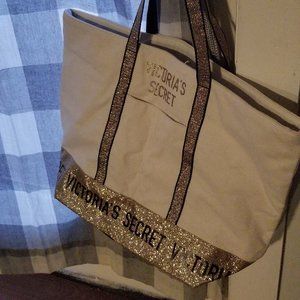 VS Tote Bag With Zipper!